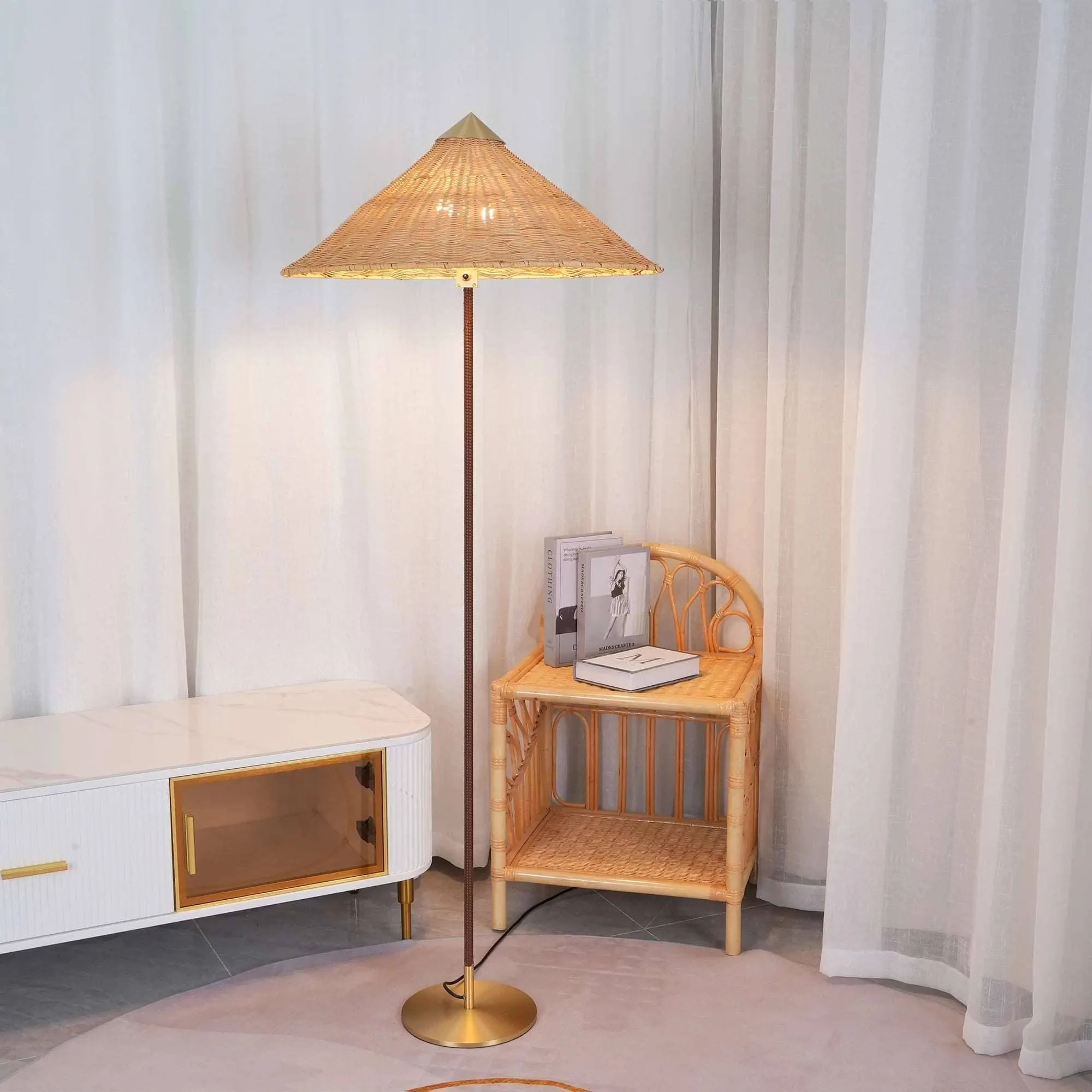 9602 Floor Lamp