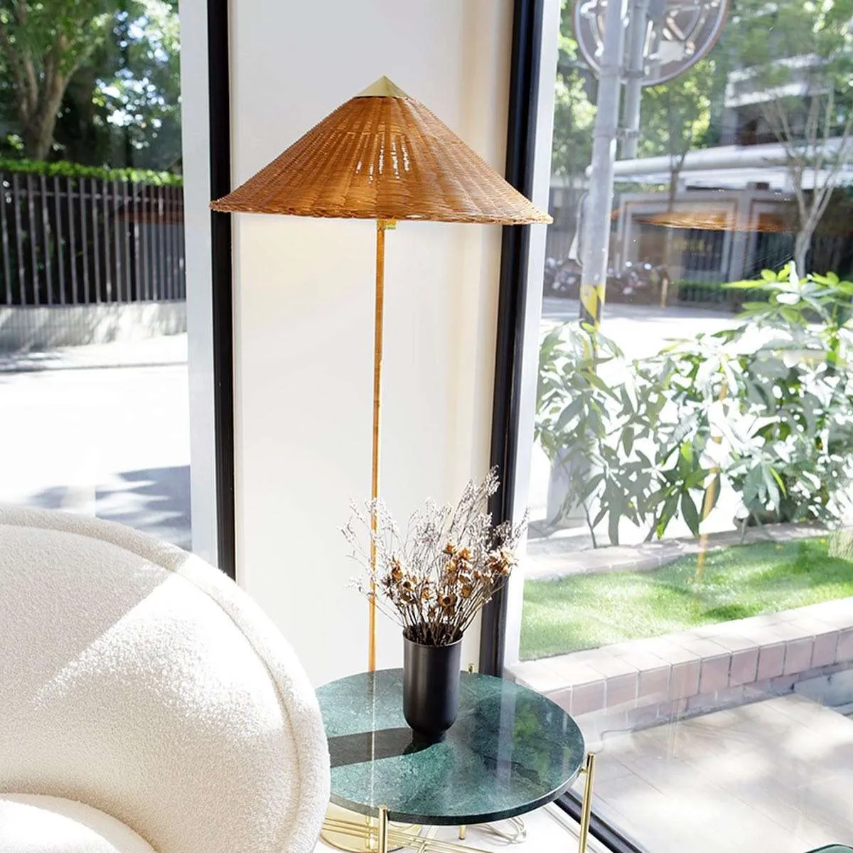 9602 Floor Lamp