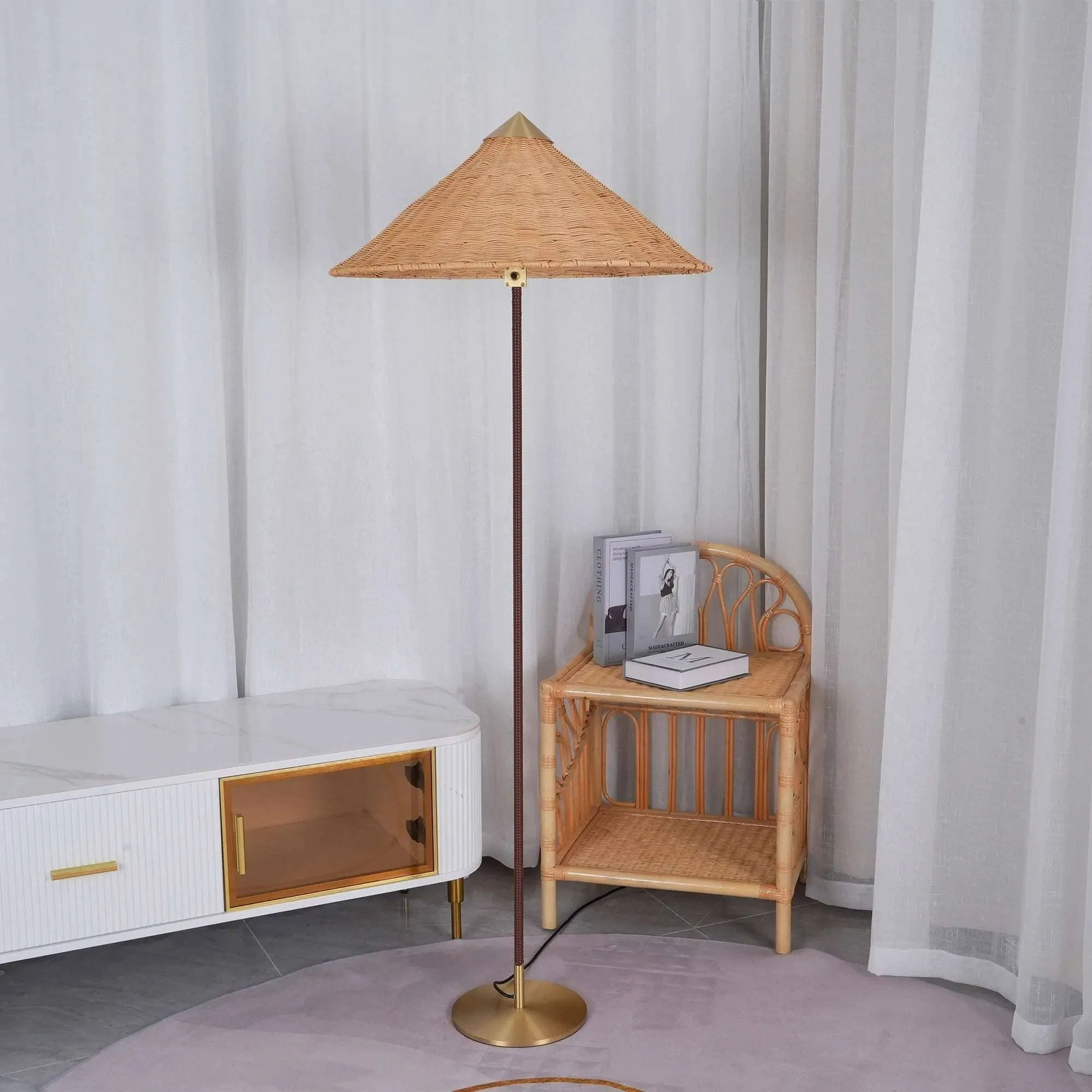 9602 Floor Lamp