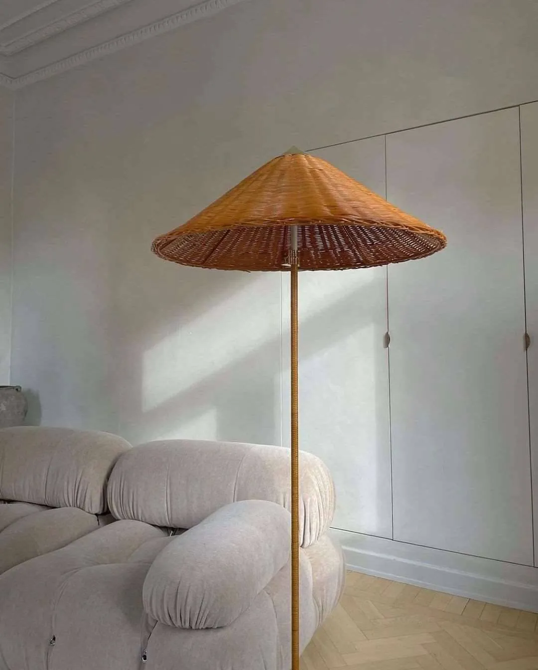 9602 Floor Lamp