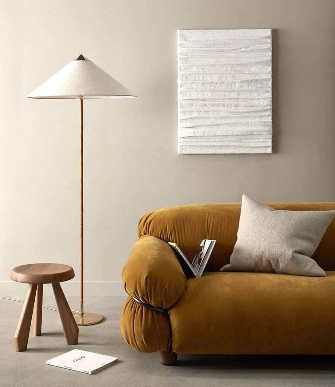 9602 Floor Lamp