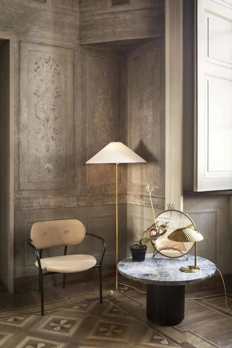 9602 Floor Lamp