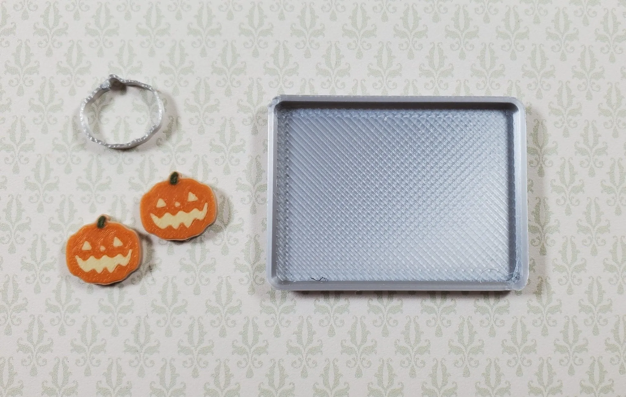 Dollhouse 2 Pumpkin Cookies Baking Tray & Cutter 1:12 Scale Halloween Miniatures