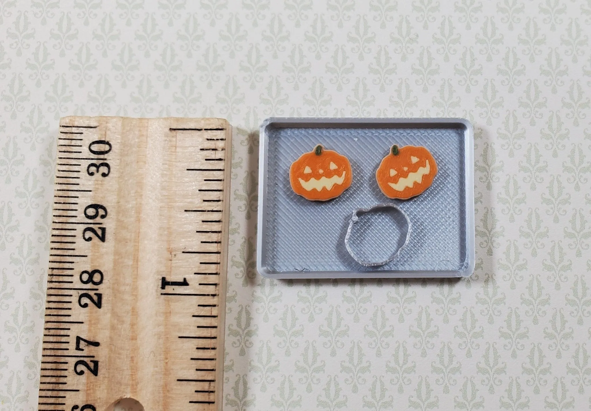 Dollhouse 2 Pumpkin Cookies Baking Tray & Cutter 1:12 Scale Halloween Miniatures