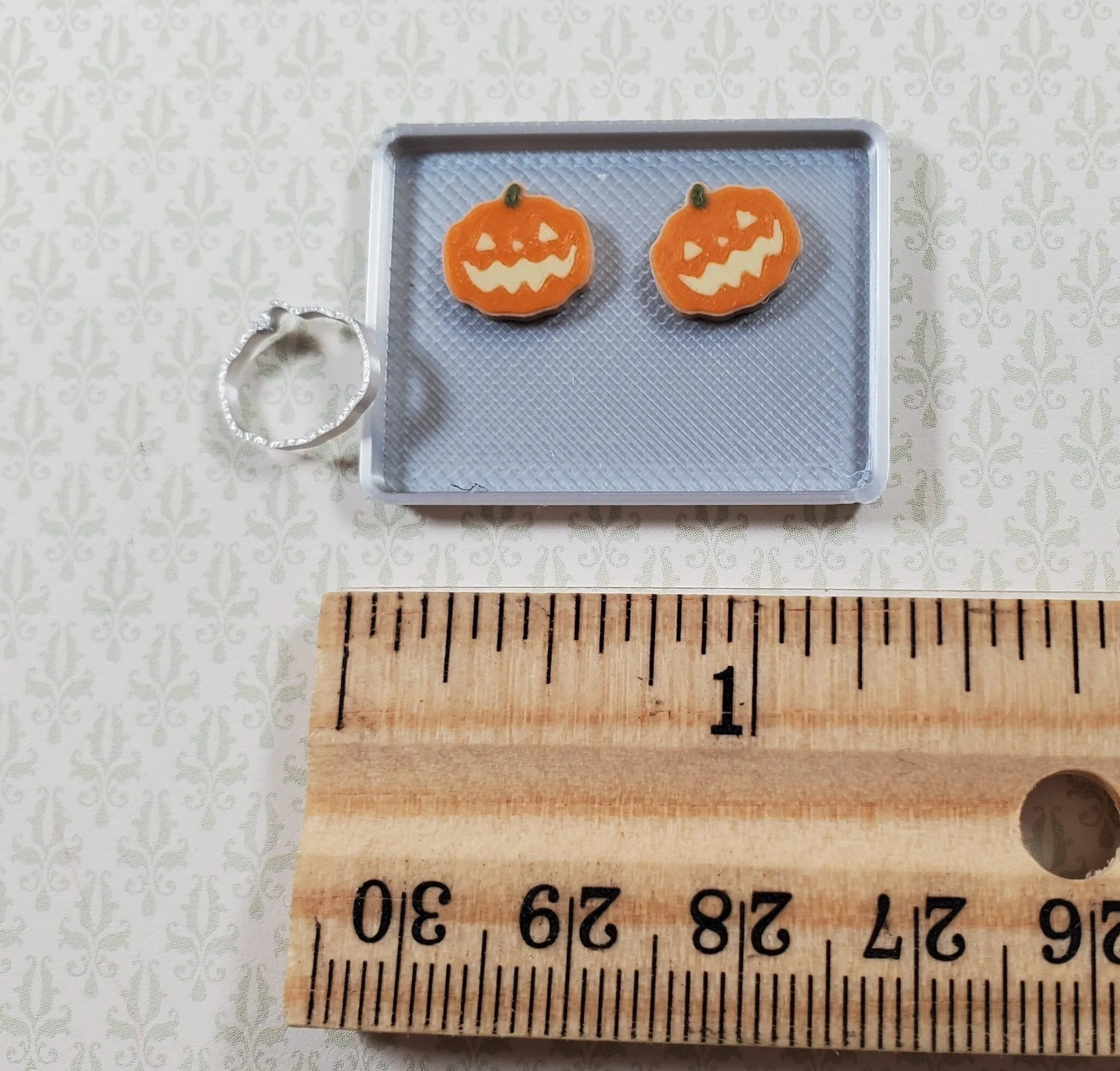 Dollhouse 2 Pumpkin Cookies Baking Tray & Cutter 1:12 Scale Halloween Miniatures