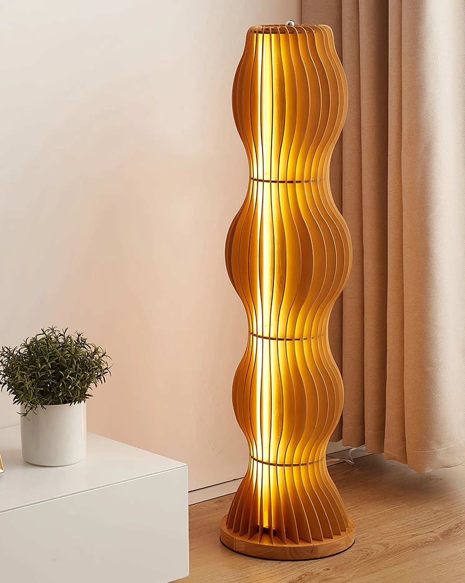 Kashid Floor Lamp