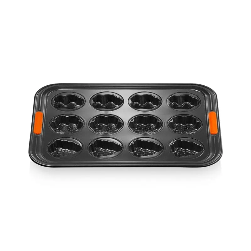 Le Creuset 12 Cup Christmas Tray