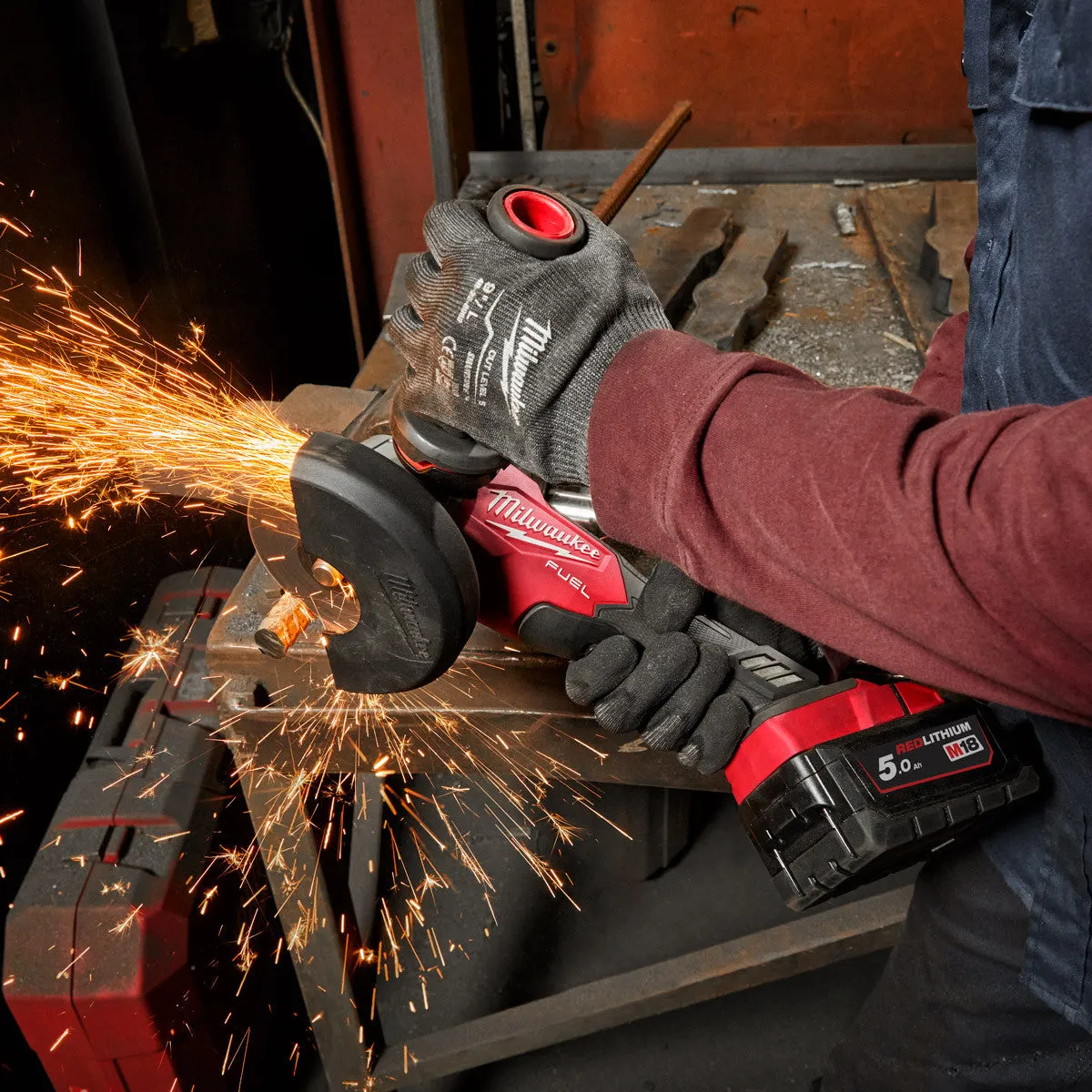 Milwaukee M18FSAG115X-0 18V 115mm Fuel Brushless Angle Grinder with 1 x 5.5Ah Battery & Charger