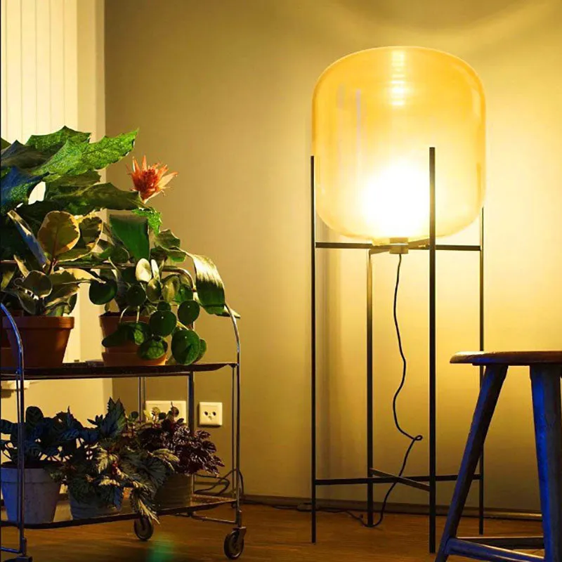 Oda Floor Lamp