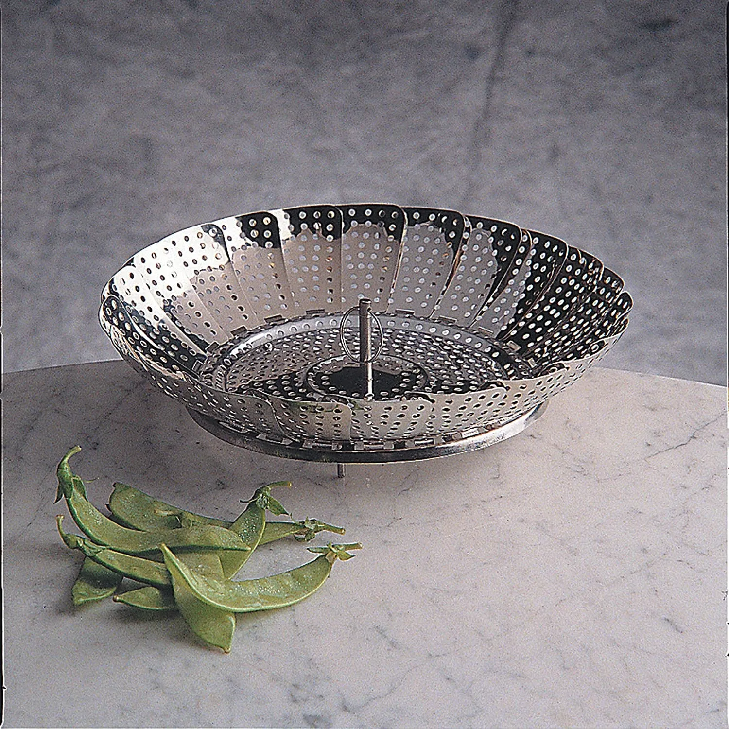 Stainless Steel Vegetable Steamer 9"